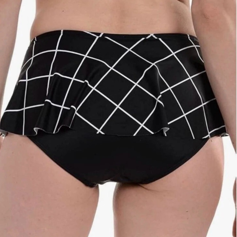 🔥SPANX! “FLIRTY” SKIRTED SWIM BOTTOM! TUMMY CONTROL! GEOMETRIC DESIGN! SLIMMING! - Picture 3 of 16